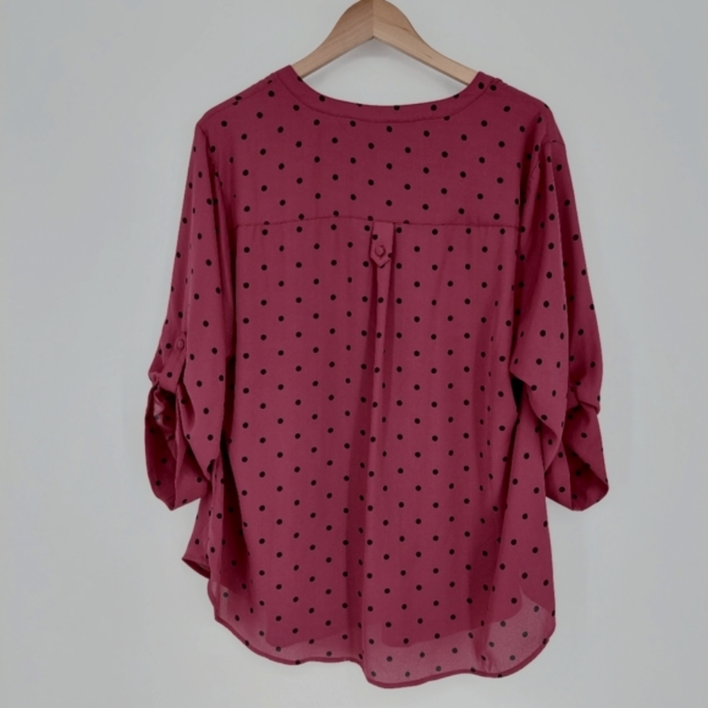Torrid Polka Dot V-Neck 3/4 Sleeve Blouse - Picture 3 of 10